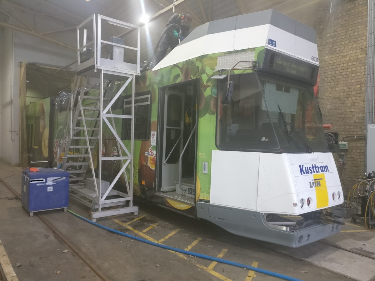 Droogijsstralen tram De Lijn - Realisaties - Toepassingen